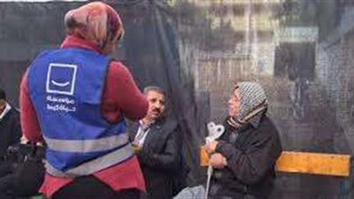 شباب «حياة كريمة» يتسابقون لخدمة الناخبين من كبار السن بالبحيرة