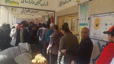 توافد المواطنين في قنا على لجان الانتخابات الرئاسية 2024