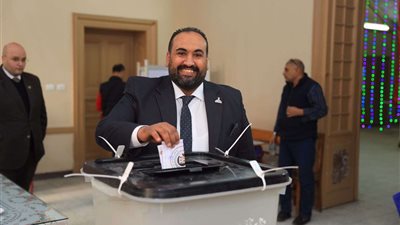 النائب محمد الرشيدي يدلى  بصوته الانتخابي ويؤكد المشاركة الكثيفة في الانتخابات تحفظ مكتسبات الوطن