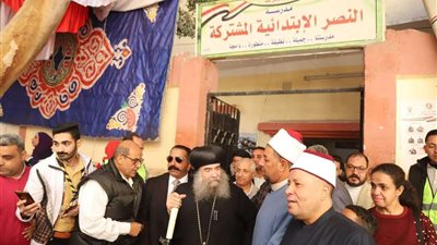 توافد كبير للشباب والمرأة والعاملين بالمديريات الخدمية على اللجان الانتخابية للإدلاء بأصواتهم بالشرقية