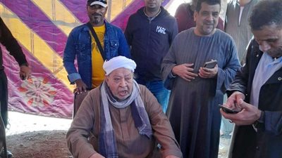 شقيق الإمام الطيب يدلي بصوته في الانتخابات الرئاسية