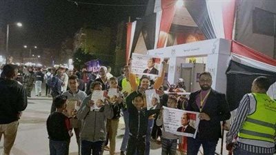 تواجد كثيف من أهالي السويس في الساعات الأخيرة قبل غلق باب التصويت بالانتخابات الرئاسية
