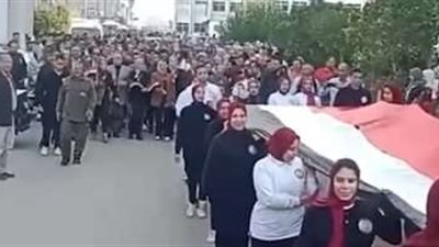 مسيرة طلابية بجامعة دمنهور لحث المواطنين لإدلاء بأصواتهم