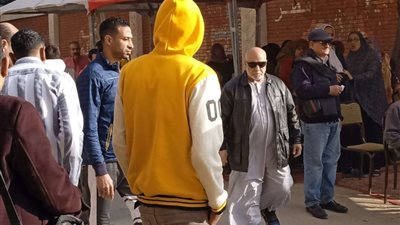 إقبال المواطنين بكثافة على اللجان بالانتخابات الرئاسية في طرة