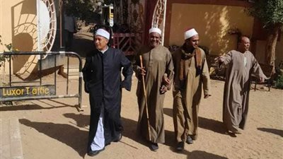 أهالي إسنا بالأقصر يتوافدون على اللجان الانتخابية للإدلاء بأصواتهم