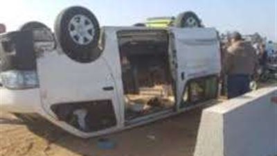 بالاسماء.. مصرع وإصابة 13 شخصًا في حادث انقلاب ميكروباص في بني سويف