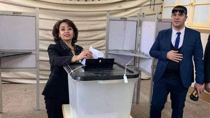 رشا اسحق تدلى بصوتها