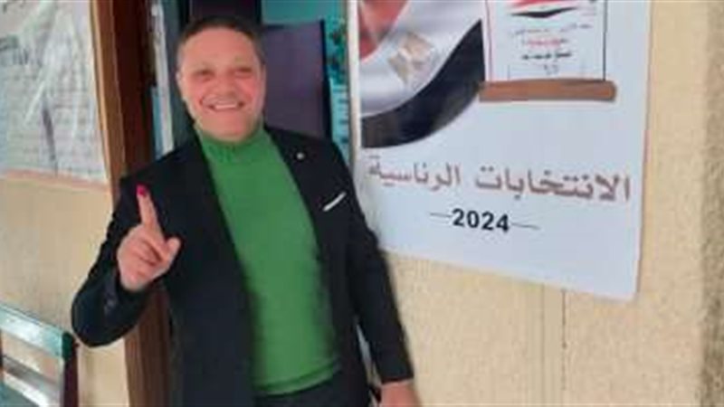 الإعلامي عبدالفتاح