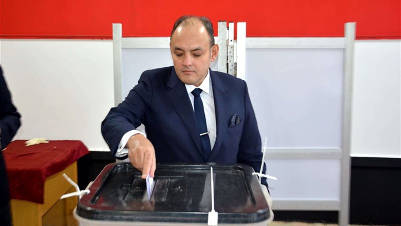 وزير الصناعة يدلي