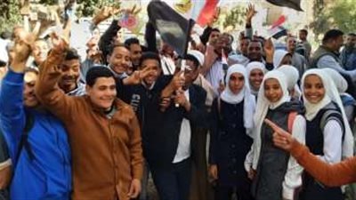 طالبات جنوب الأقصر تنظم فاعلية  تحت شعار «فى حب مصر»  لحث المواطنين للمشاركة بالانتخابات