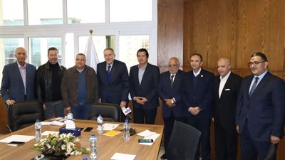 بحضور رئيس الاتحاد.. شعبة السيارات تبدء اجتماعها لدعم القطاع