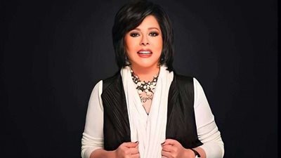 إسعاد يونس تروج لفيلمها الجديد بعنوان «عصابة عظيمة»