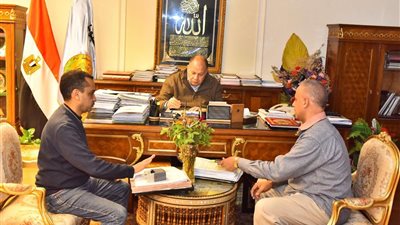 محافظ أسيوط يعتمد صرف العلاوة التشجيعية لـ 572 من العاملين بالديوان العام