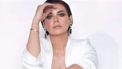 نور قدرى تنفى شائعة وفاة والدتها: 