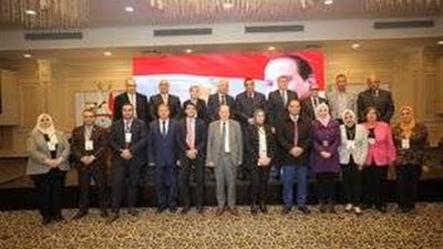 وزير التنمية المحلية: تسليم 21 متدربا من دول القارة شهادات التخرج