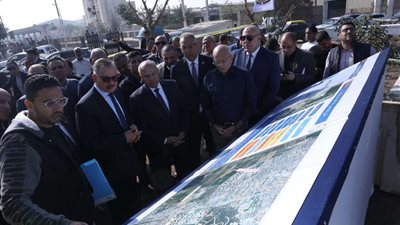 وزير النقل يتفقد مواقع العمل بعدد من مشروعات الطرق والكباري بكفر الشيخ والدقهلية