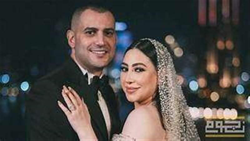 المطربة بوسي وزوجها