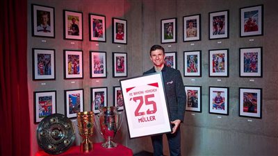 بايرن ميونخ يُجدد عقد لاعبه توماس مولر حتى عام 2025