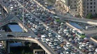 نشرة مرور «بلدنا اليوم».. تباطؤ بحركة سير السيارات بالقاهرة والجيزة