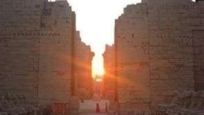 خبير أثري: تعامد الشمس على المعابد المصرية ظاهرة فريدة تؤكد براعة المصريين القدماء في علم الفلك