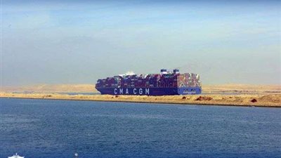 أسامة ربيع: قناة السويس شهدت عبور 77 سفينة بإجمالي حمولات صافية