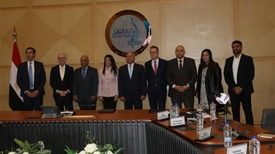 «النقل»: نسبة تنفيذ البنية الأساسية لمحطة ميناء دمياط وصلت 90 %