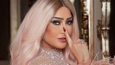 هل توافق غادة عبد الرازق على تجربة المساكنة لحفيدتها؟.. تفاصيل