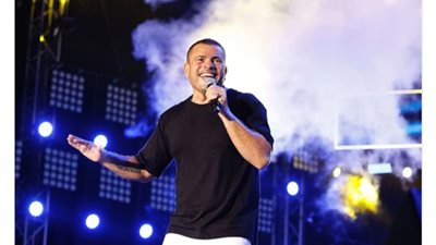 عمرو دياب يطل على جمهور الرياض بحفل غنائي استثنائي