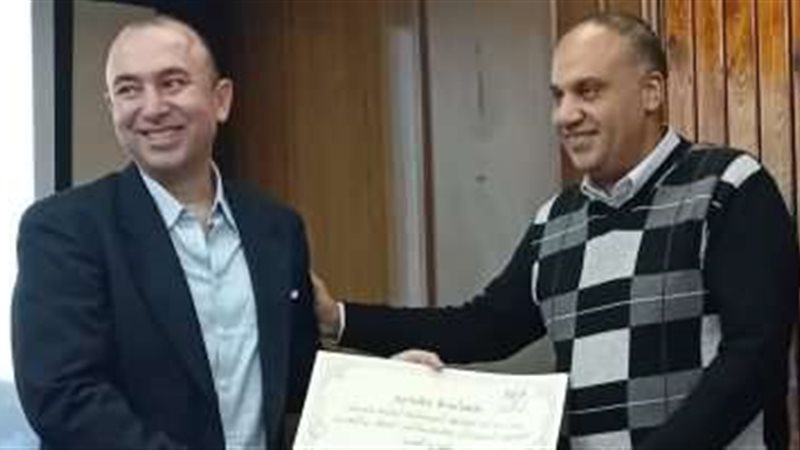 الدكتور حسين بكر