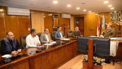 محافظ أسيوط يناقش مشروعات الخطة الاستثمارية 2024- 2025 بساحل سليم وأبنوب