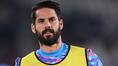 تقارير إسبانية: ريال بيتيس يتوصل لاتفاق مع إيسكو لتجديد عقده