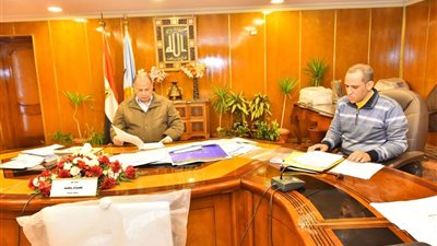 محافظ أسيوط يوجه بترشيد الإنفاق بالقطاعات الخدمية والوحدات المحلية