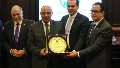 بحضور قيادات الحزب.. 