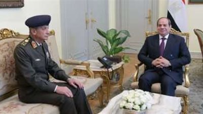 الرئيس السيسي يلتقي وزير الدفاع والإنتاج الحربي