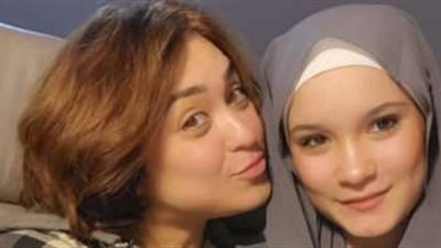 مروة عبد المنعم: اعترضت على ارتداء ابنتي الحجاب في البداية.. لكنها أصرت