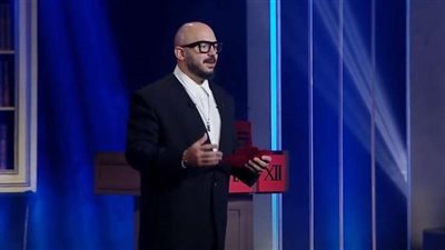 لماذا تزوج محمود العسيلي ثلاث مرات؟.. الفنان يجيب (فيديو)