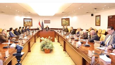 وزير الاتصالات يستعرض الجهود المبذولة لإعداد المرحلة الثانية من الاستراتيجية الوطنية