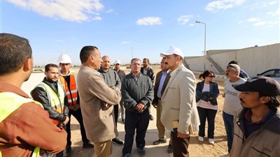 رئيس شركة مياه الشرب بأسيوط في جولة تفقدية لمحطة المعالجة بأبنوب والفتح