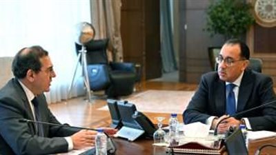 «مدبولي» يتابع الموقف التنفيذي لمبادرة تحويل السيارات للعمل بالغاز الطبيعي