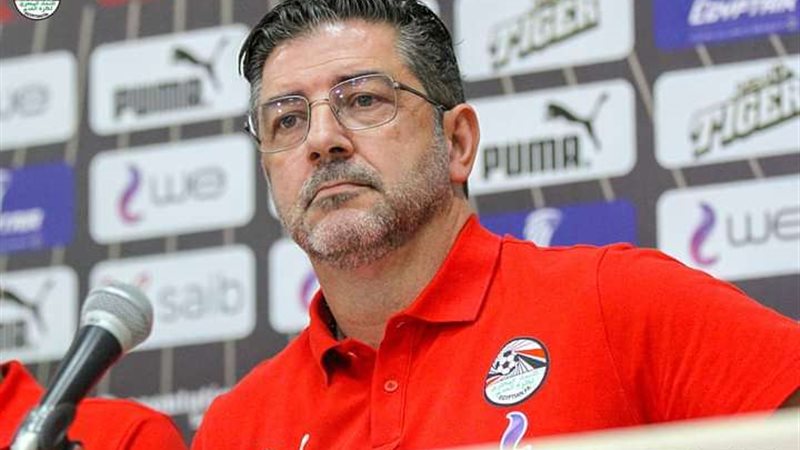 فيتوريا مدرب منتخب