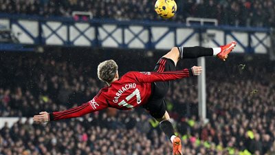 يونايتد بتاع زمان.. مانشستر يعود في النتيجة أمام أستون فيلا بالدوري الإنجليزي