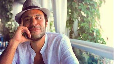 محمد إمام يوجه رسالة للناقد طارق الشناوي بسبب رأيه في «أبو نسب»