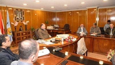 محافظ أسيوط يلتقى أهالي مدينة 30 يونيو لمناقشة طلباتهم ورفع مستوى الخدمات