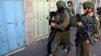 اعتقال وإقامة جبرية.. «القاهرة الإخبارية» ترصد واقع الأطفال المحتجزين لدى قوات الاحتلال