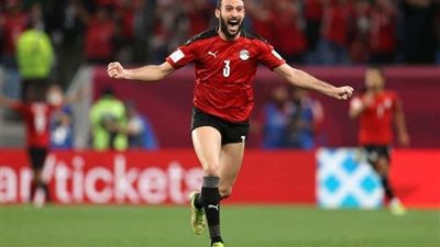 الأهلي يُعلن ضم عمر كمال عبد الواحد خلال ساعات