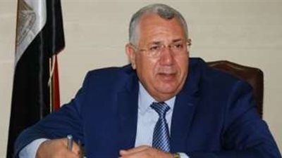 وزير الزراعة يتابع ملفات حصر القمح والمحاصيل الشتوية