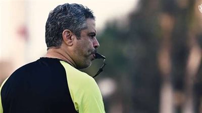 معتمد جمال يعقد جلسة مع لاعبي الزمالك في حضور عبد الواحد السيد