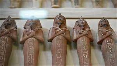 ضبط عنصرين إحراميين بحوزتهما تمثال حجري يشتبه في آثريته بالمنيا