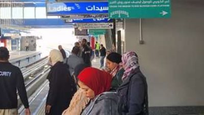 إقبال كبير من الركاب على محطة مترو إمبابة