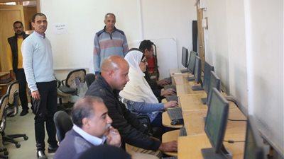 مركز التحول الرقمي بجامعة جنوب الوادي يجرى اختبارات لـ 125 باحثًا